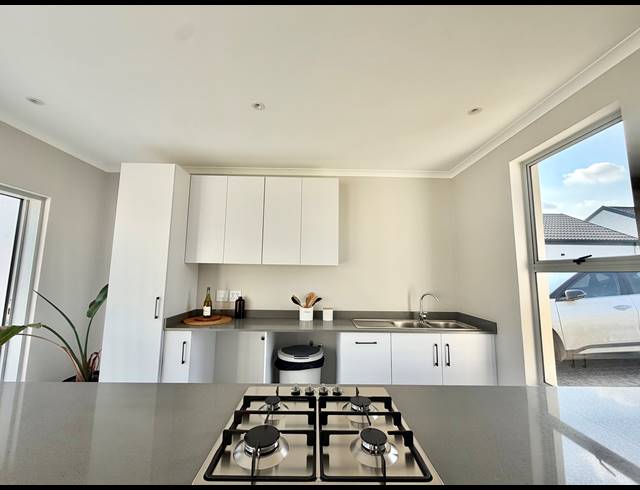 3 BEDROOM HOUSE FOR SALE IN SHEFFIELD BEACH